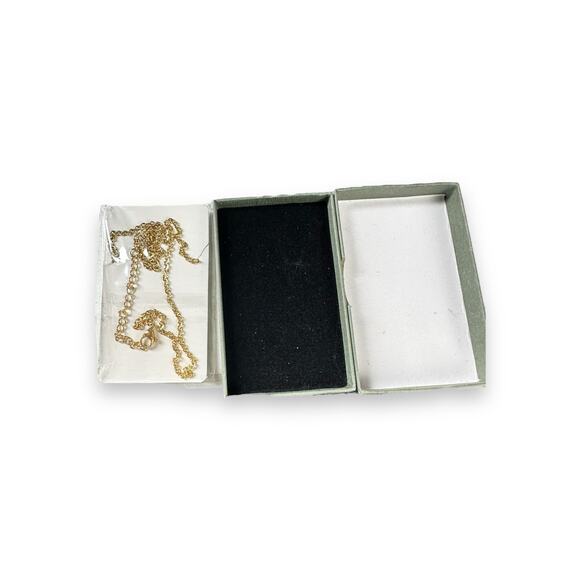 Trinity Name Necklace Gift with Box. New - Picture 3 of 4